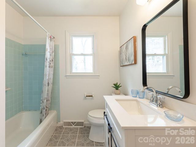 56 Skyview Terrace, Asheville, NC 28806