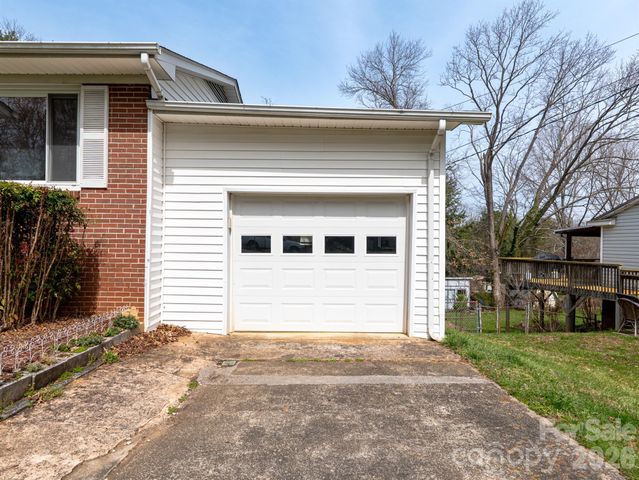 56 Skyview Terrace, Asheville, NC 28806