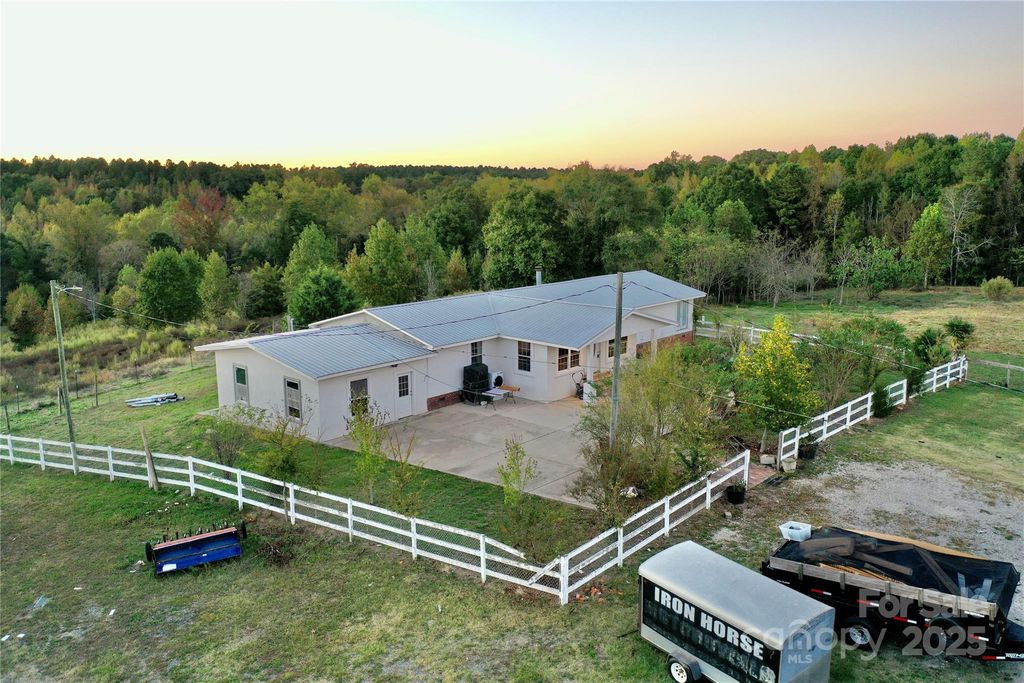 674 Bernice Lane, Richburg, SC 29729