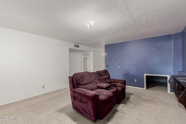 547 N MAPLE Street, Chandler, AZ 85226