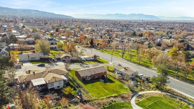 725 E 600 S, Centerville, UT 84014