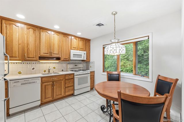 223 Newport Avenue, Tappan, NY 10983