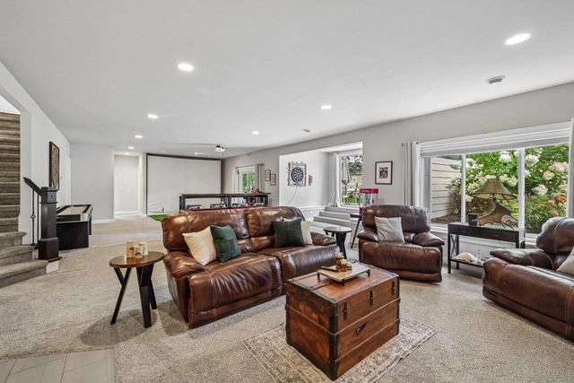 4538 E Oak Lane, Windsor, WI 53598