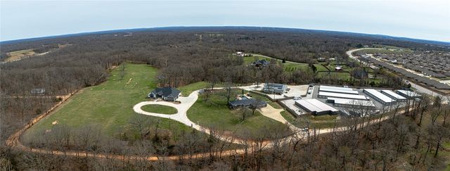 12189 bedrock lane, Bentonville, AR 72712