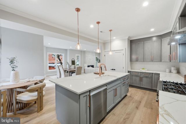 3740 KANAWHA ST NW, Washington, DC 20015