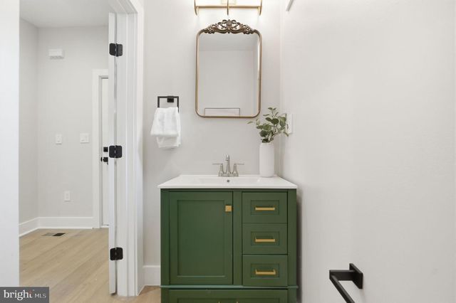 3740 KANAWHA ST NW, Washington, DC 20015