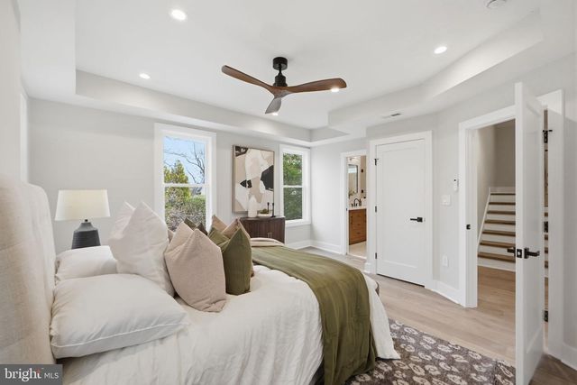 3740 KANAWHA ST NW, Washington, DC 20015