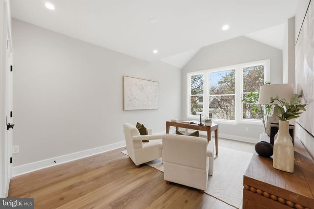 3740 KANAWHA ST NW, Washington, DC 20015