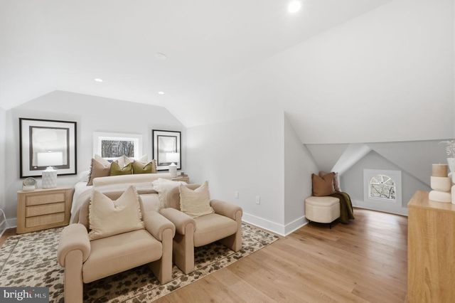 3740 KANAWHA ST NW, Washington, DC 20015