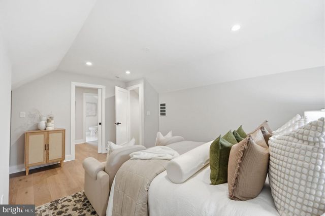 3740 KANAWHA ST NW, Washington, DC 20015