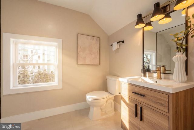 3740 KANAWHA ST NW, Washington, DC 20015