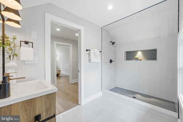 3740 KANAWHA ST NW, Washington, DC 20015