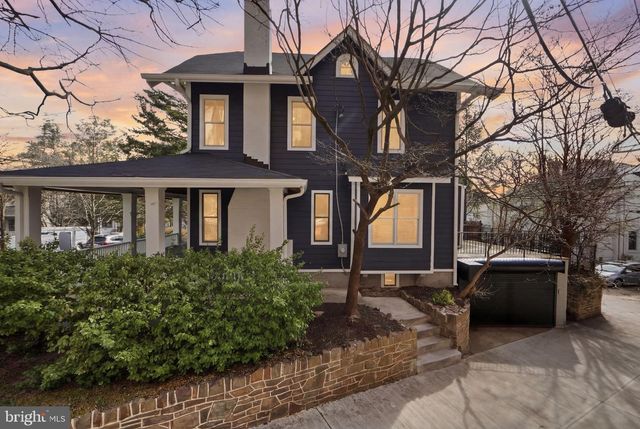 3740 KANAWHA ST NW, Washington, DC 20015