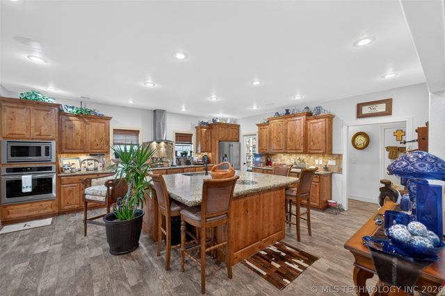 3284 Old Hwy 20 E, Pryor, OK 74361