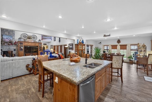 3284 Old Hwy 20 E, Pryor, OK 74361