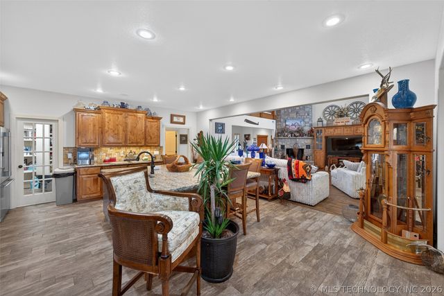 3284 Old Hwy 20 E, Pryor, OK 74361