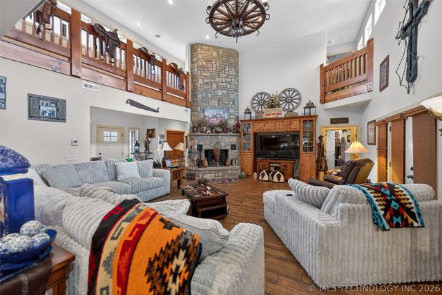 3284 Old Hwy 20 E, Pryor, OK 74361