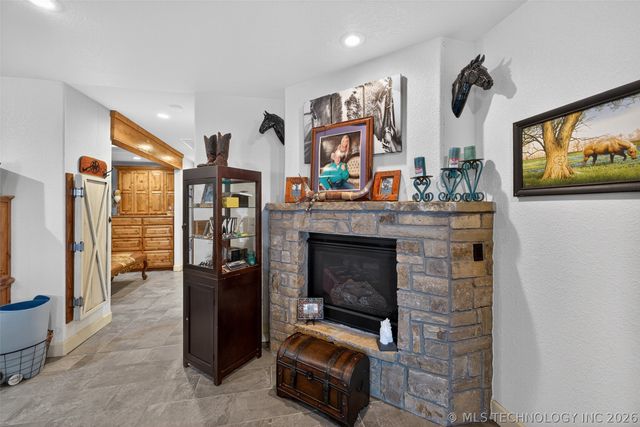 3284 Old Hwy 20 E, Pryor, OK 74361