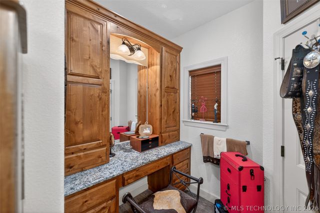 3284 Old Hwy 20 E, Pryor, OK 74361