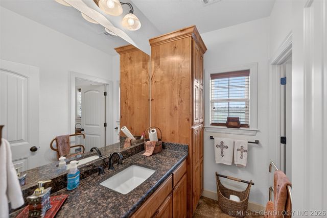 3284 Old Hwy 20 E, Pryor, OK 74361