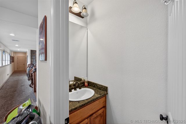 3284 Old Hwy 20 E, Pryor, OK 74361