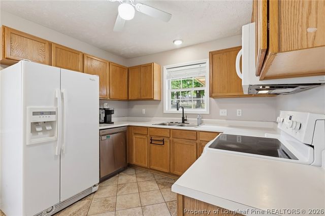514 Northwoods Drive, Raeford, NC 28376