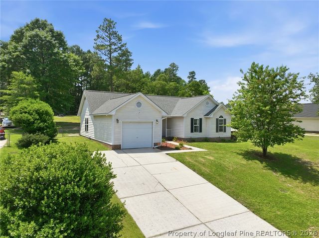 514 Northwoods Drive, Raeford, NC 28376