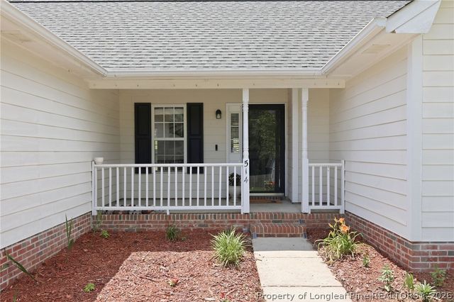 514 Northwoods Drive, Raeford, NC 28376