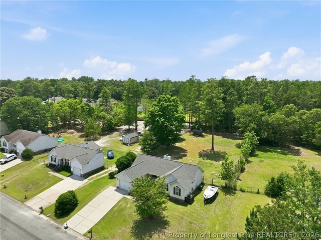 514 Northwoods Drive, Raeford, NC 28376