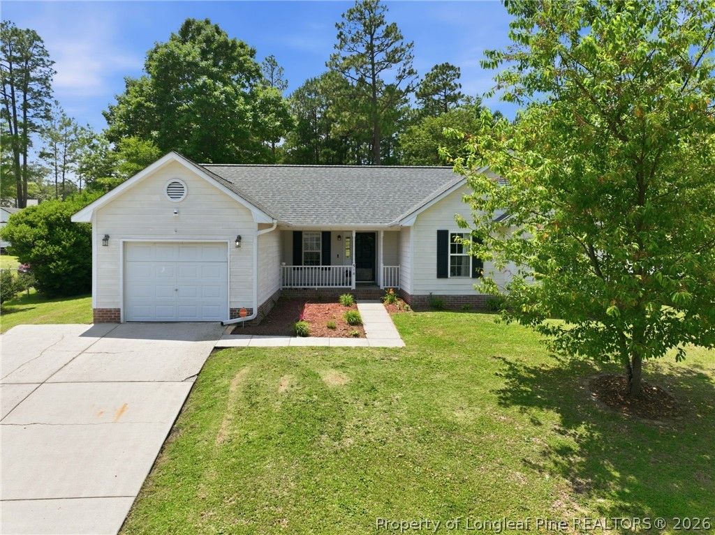 514 Northwoods Drive, Raeford, NC 28376