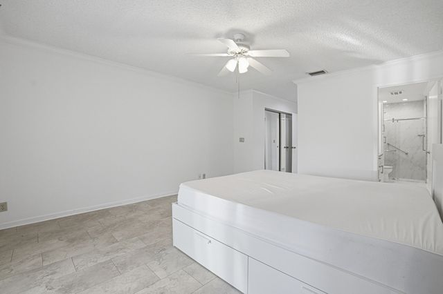 6070 SUNNY MANOR Court, Delray Beach, FL 33484