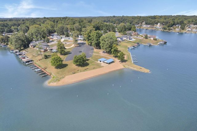 1176 Apple Valley Drive, Howard, OH 43028
