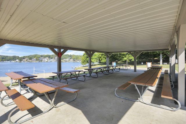 1176 Apple Valley Drive, Howard, OH 43028