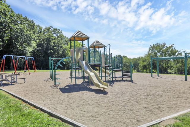 1176 Apple Valley Drive, Howard, OH 43028