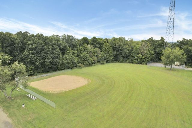 1176 Apple Valley Drive, Howard, OH 43028