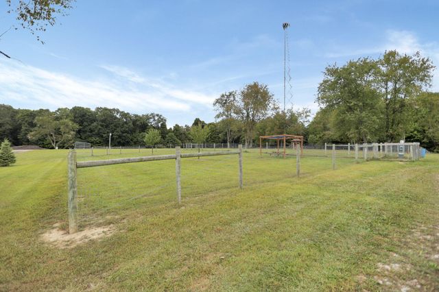 1176 Apple Valley Drive, Howard, OH 43028