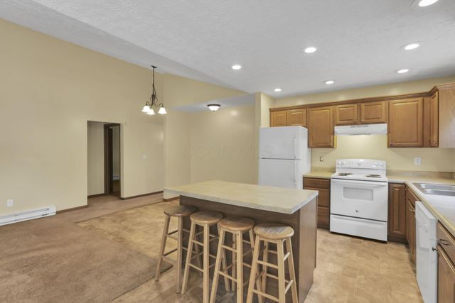 1176 Apple Valley Drive, Howard, OH 43028