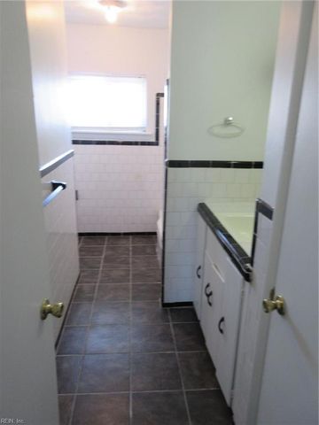 2538 W Pembroke AVE, Hampton, VA 23661