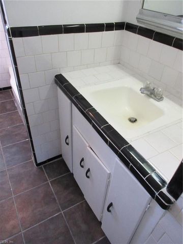 2538 W Pembroke AVE, Hampton, VA 23661