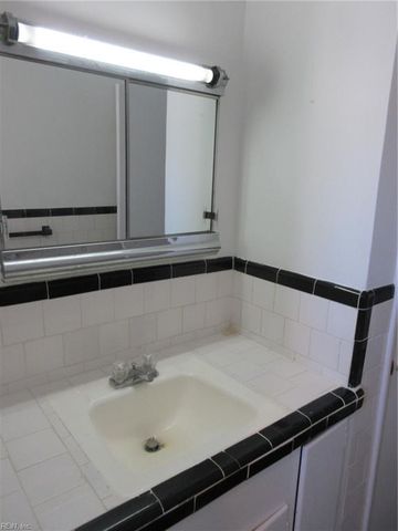 2538 W Pembroke AVE, Hampton, VA 23661