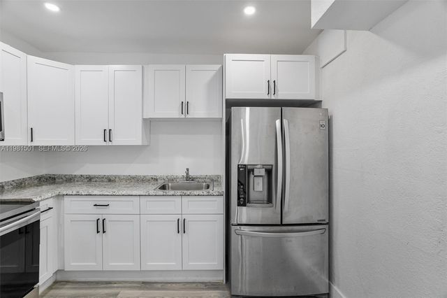 1601 NW 50th St, Miami, FL 33142