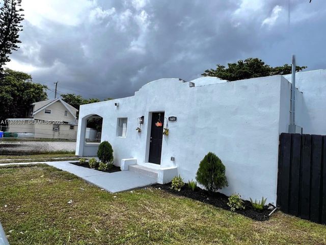 1601 NW 50th St, Miami, FL 33142
