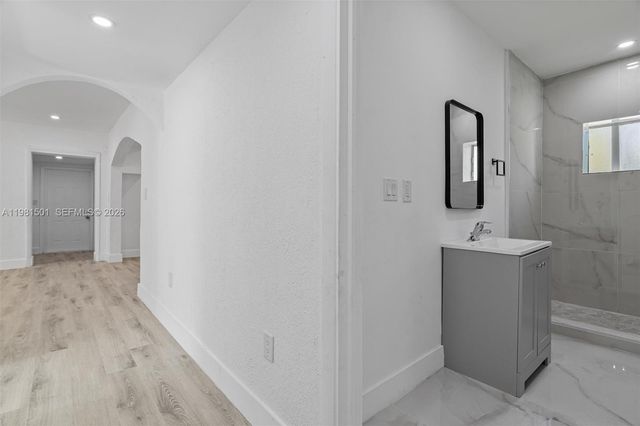 1601 NW 50th St, Miami, FL 33142