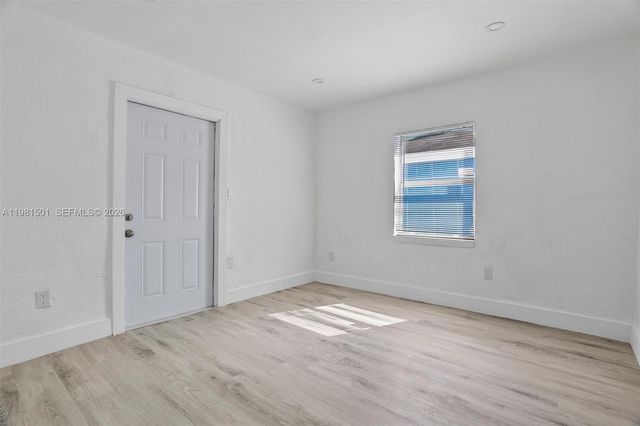 1601 NW 50th St, Miami, FL 33142