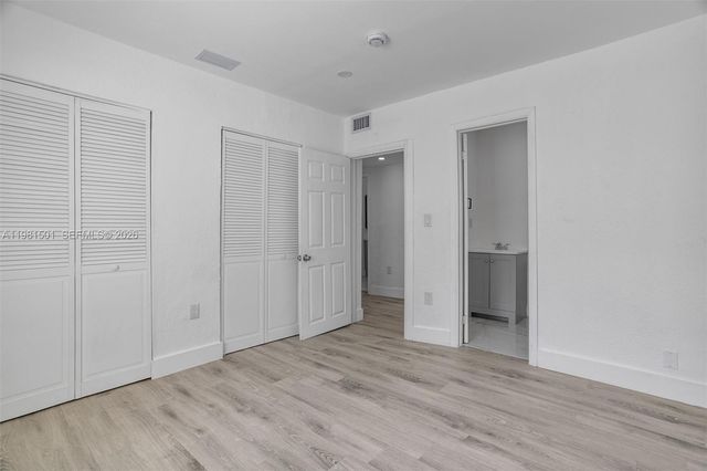 1601 NW 50th St, Miami, FL 33142