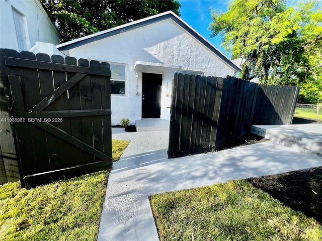 1601 NW 50th St, Miami, FL 33142