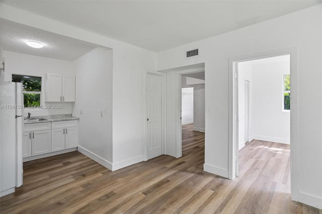 1601 NW 50th St, Miami, FL 33142