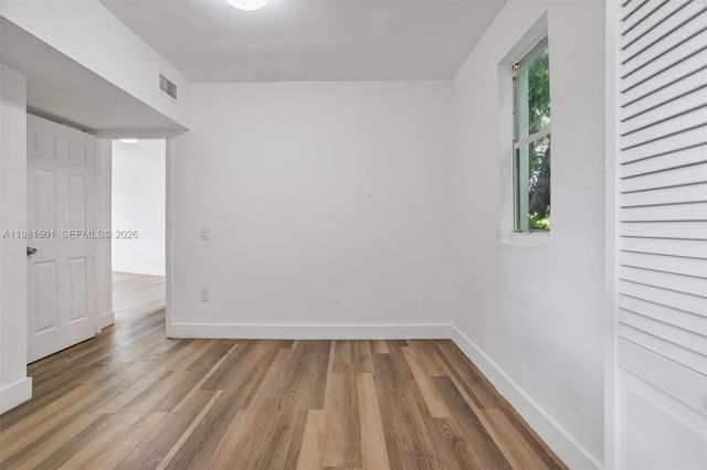 1601 NW 50th St, Miami, FL 33142