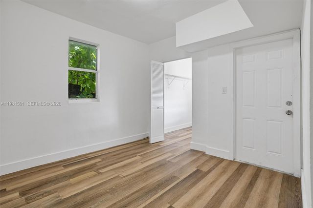 1601 NW 50th St, Miami, FL 33142