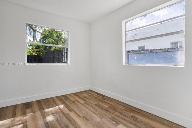 1601 NW 50th St, Miami, FL 33142